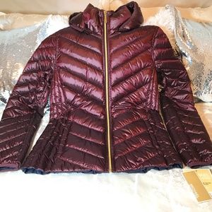 NWT Michael Kors Women’s Merlot Packable Down Fill Jacket With Carrying Bag